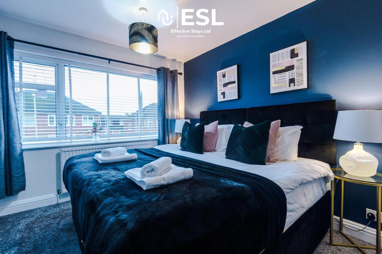 Open Plan - 3 Bedroom House - Garden And Outdoor Seating - Driveway Parking - Short Drive To City Centre Saughall エクステリア 写真