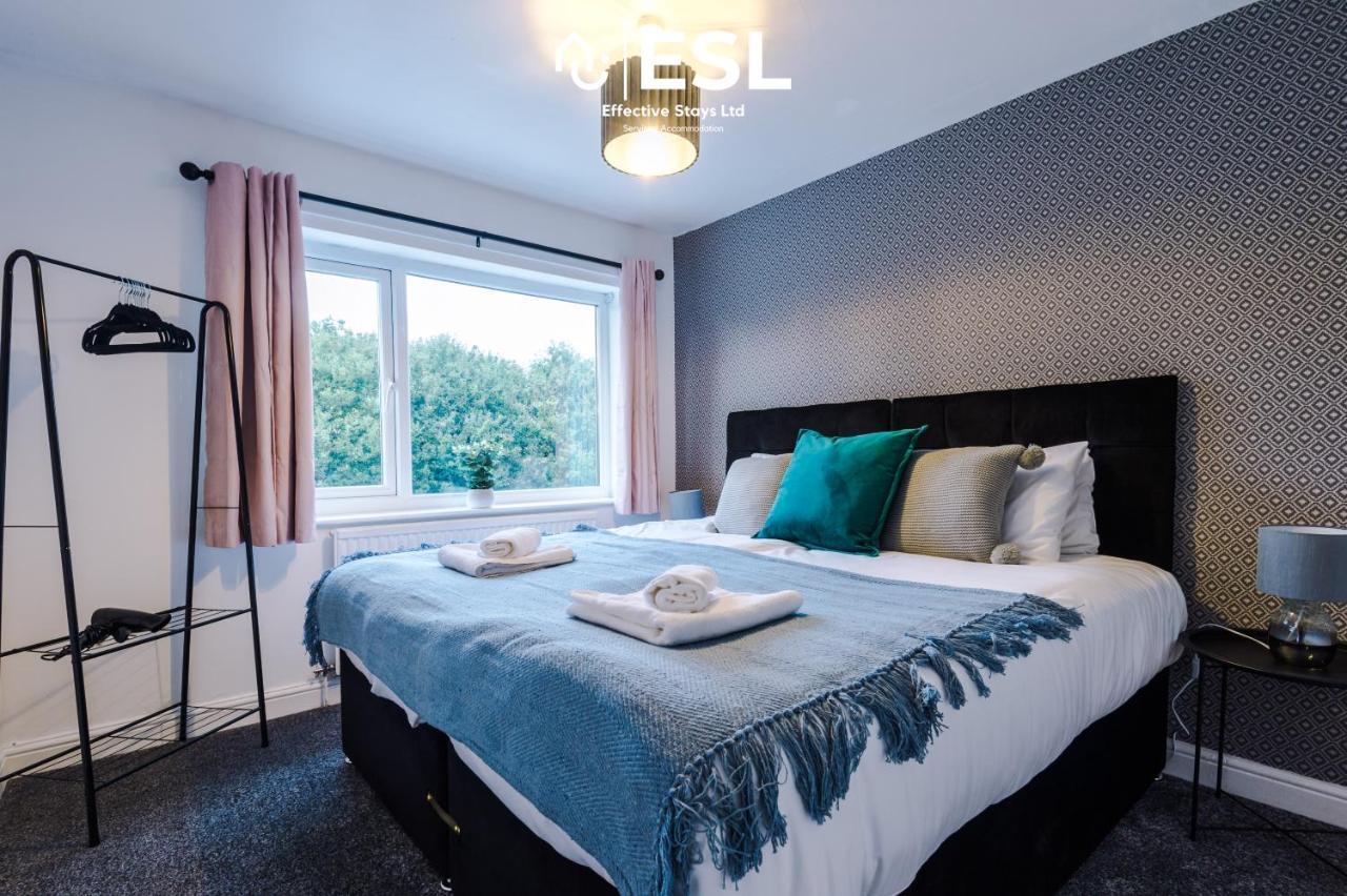 Open Plan - 3 Bedroom House - Garden And Outdoor Seating - Driveway Parking - Short Drive To City Centre Saughall エクステリア 写真