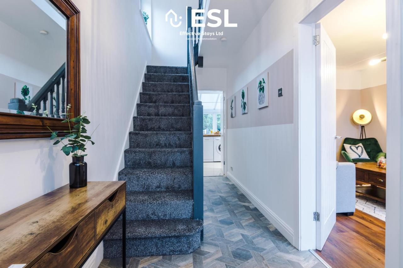 Open Plan - 3 Bedroom House - Garden And Outdoor Seating - Driveway Parking - Short Drive To City Centre Saughall エクステリア 写真