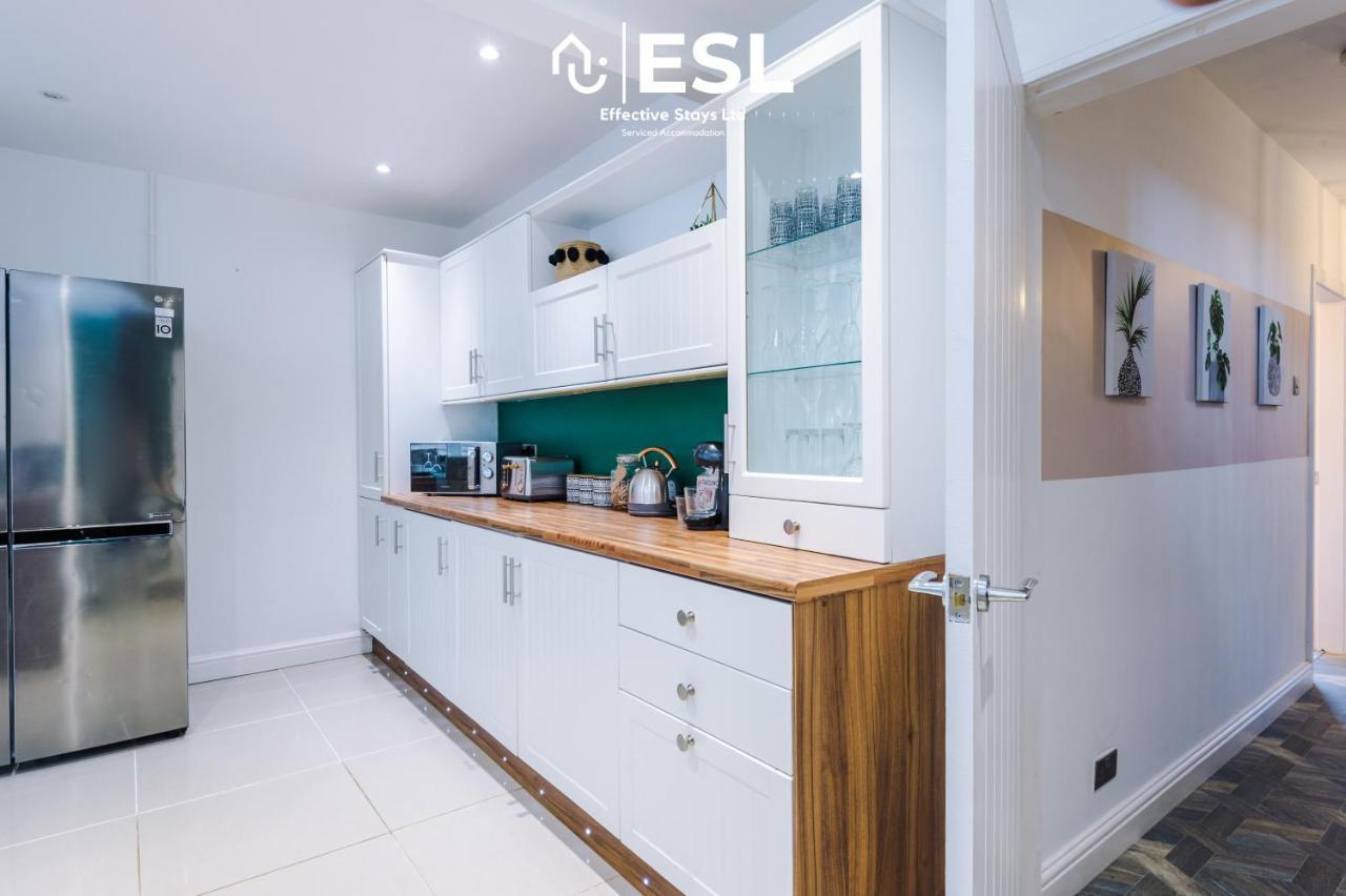 Open Plan - 3 Bedroom House - Garden And Outdoor Seating - Driveway Parking - Short Drive To City Centre Saughall エクステリア 写真