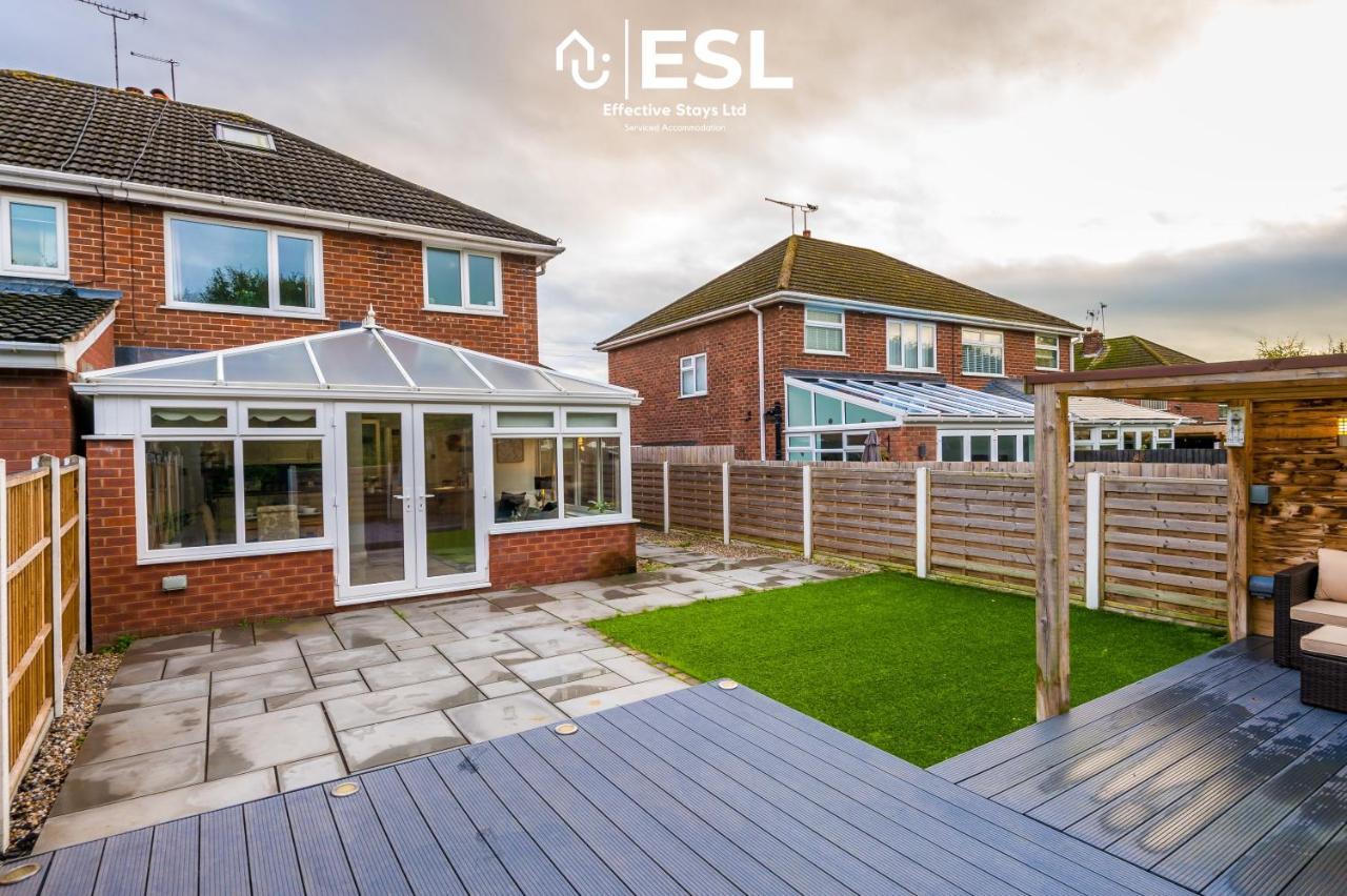 Open Plan - 3 Bedroom House - Garden And Outdoor Seating - Driveway Parking - Short Drive To City Centre Saughall エクステリア 写真