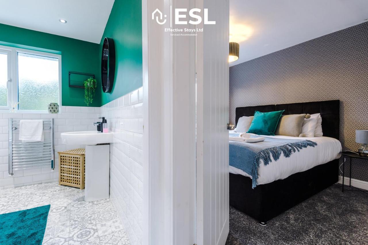 Open Plan - 3 Bedroom House - Garden And Outdoor Seating - Driveway Parking - Short Drive To City Centre Saughall エクステリア 写真